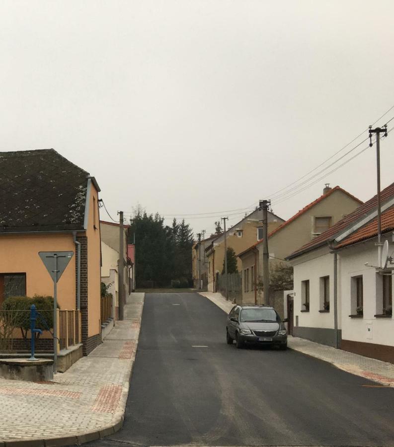 Podkrovi S Koupelnou Svinarov Buitenkant foto